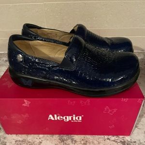 Alegria size 38.